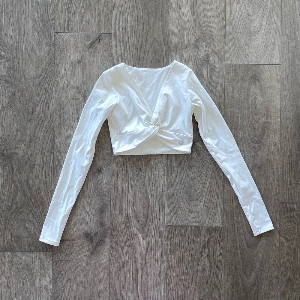Astoria Activewear LIVE LUXE Front Crossed Sleeve Crop
